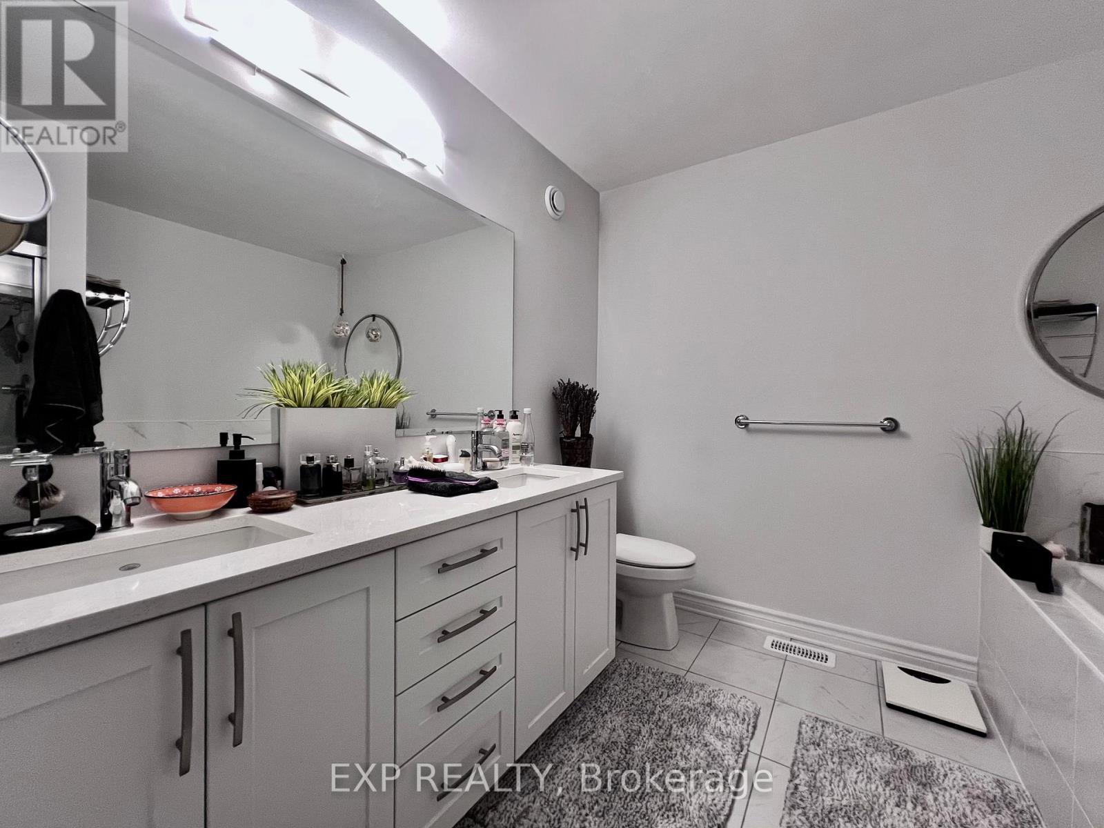 












926 BRIAN GOOD AVENUE

,
Ottawa,




Ontario
K4M0N7

