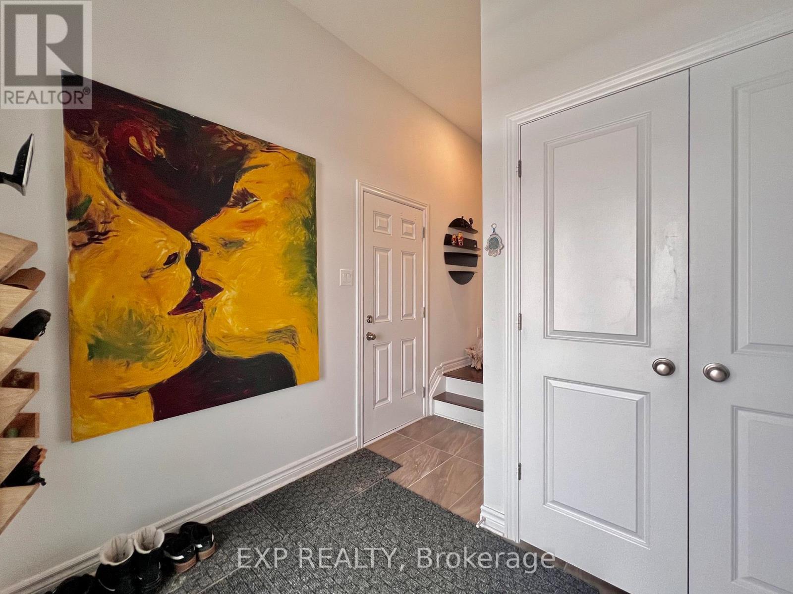 












926 BRIAN GOOD AVENUE

,
Ottawa,




Ontario
K4M0N7

