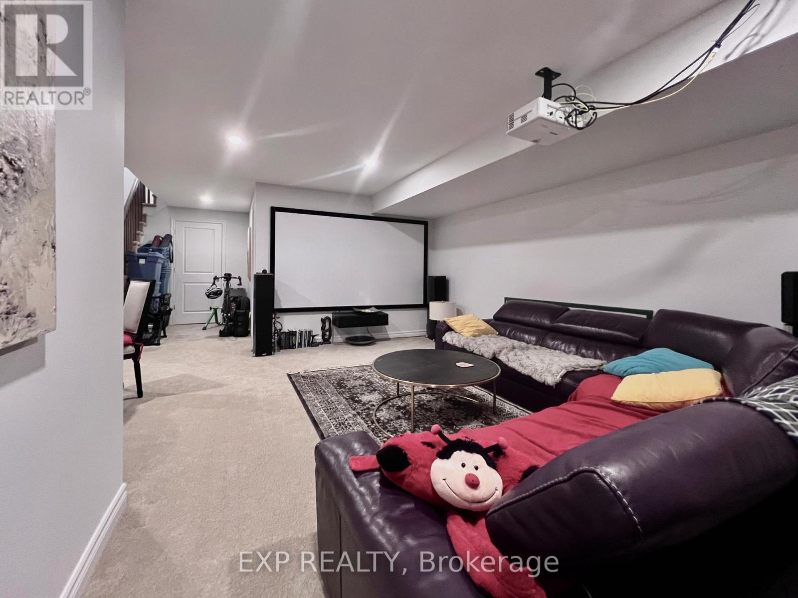 












926 BRIAN GOOD AVENUE

,
Ottawa,




Ontario
K4M0N7

