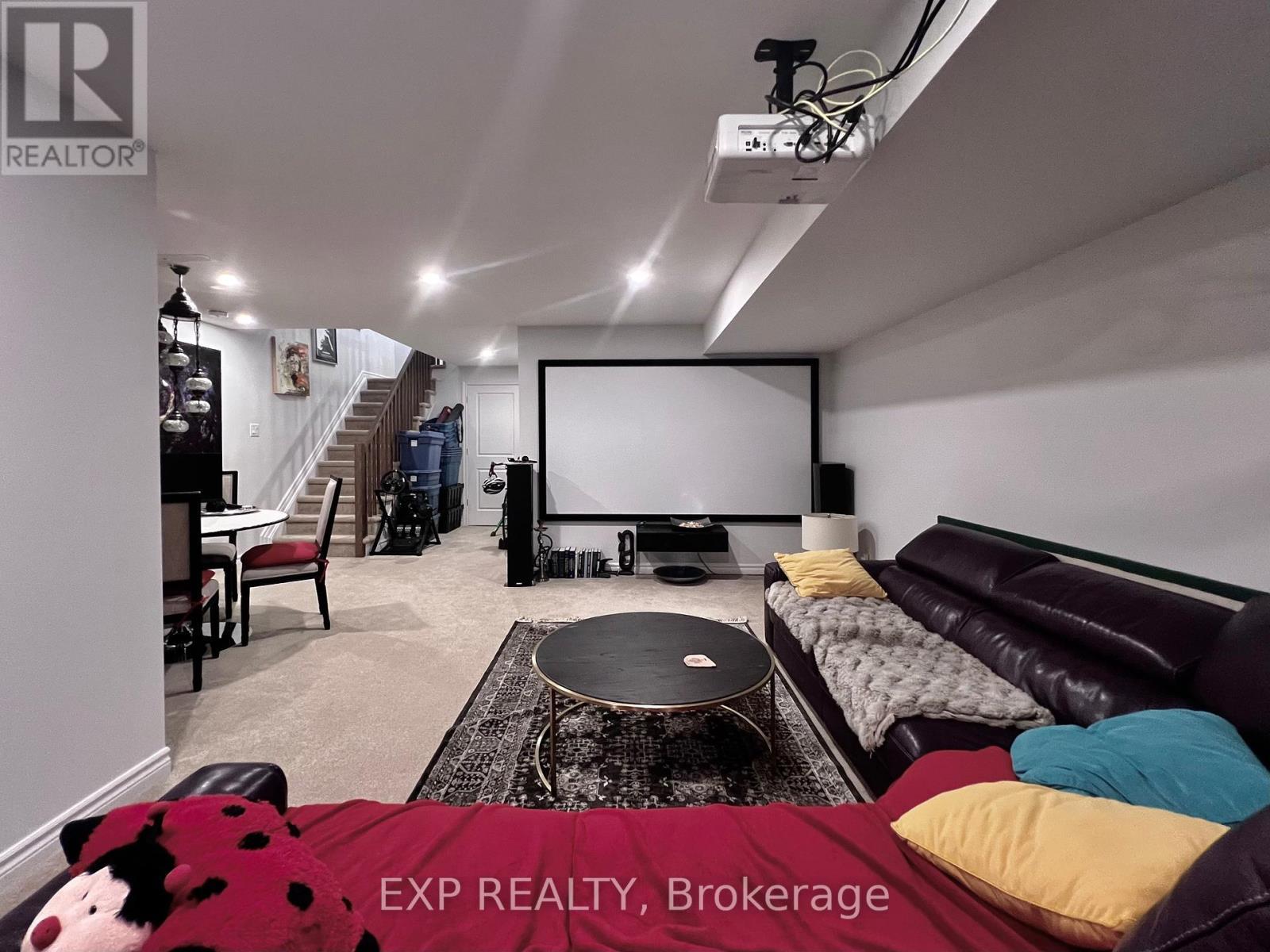 












926 BRIAN GOOD AVENUE

,
Ottawa,




Ontario
K4M0N7

