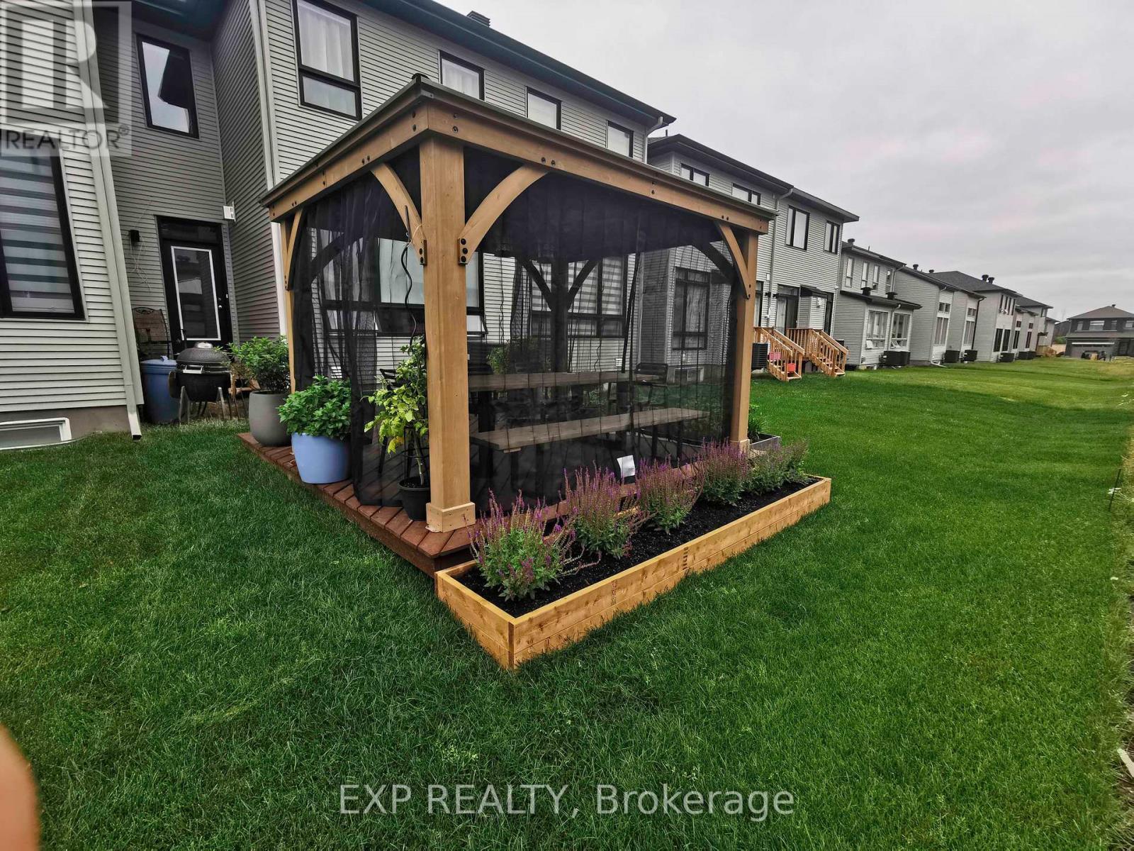












926 BRIAN GOOD AVENUE

,
Ottawa,




Ontario
K4M0N7

