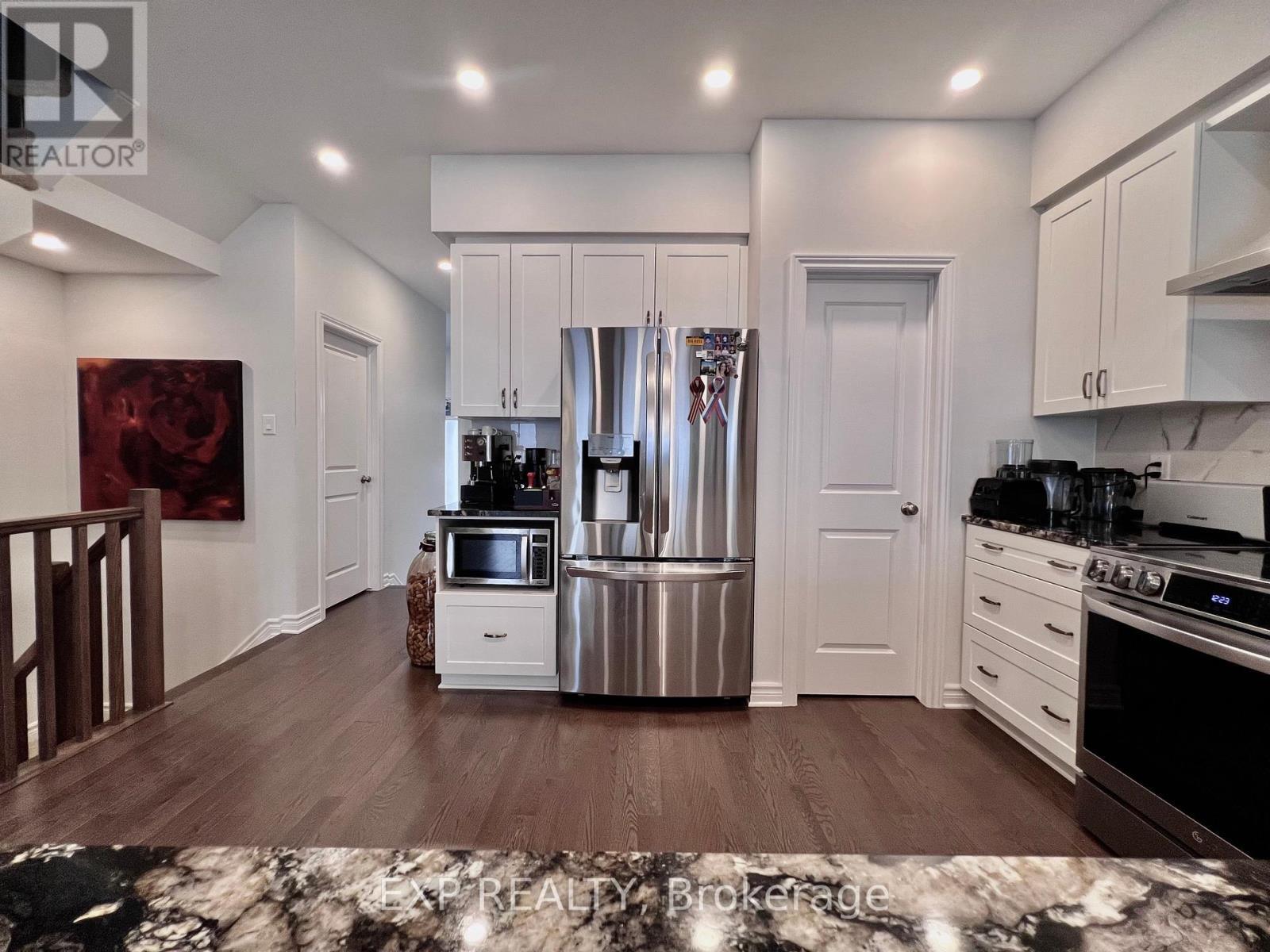 












926 BRIAN GOOD AVENUE

,
Ottawa,




Ontario
K4M0N7

