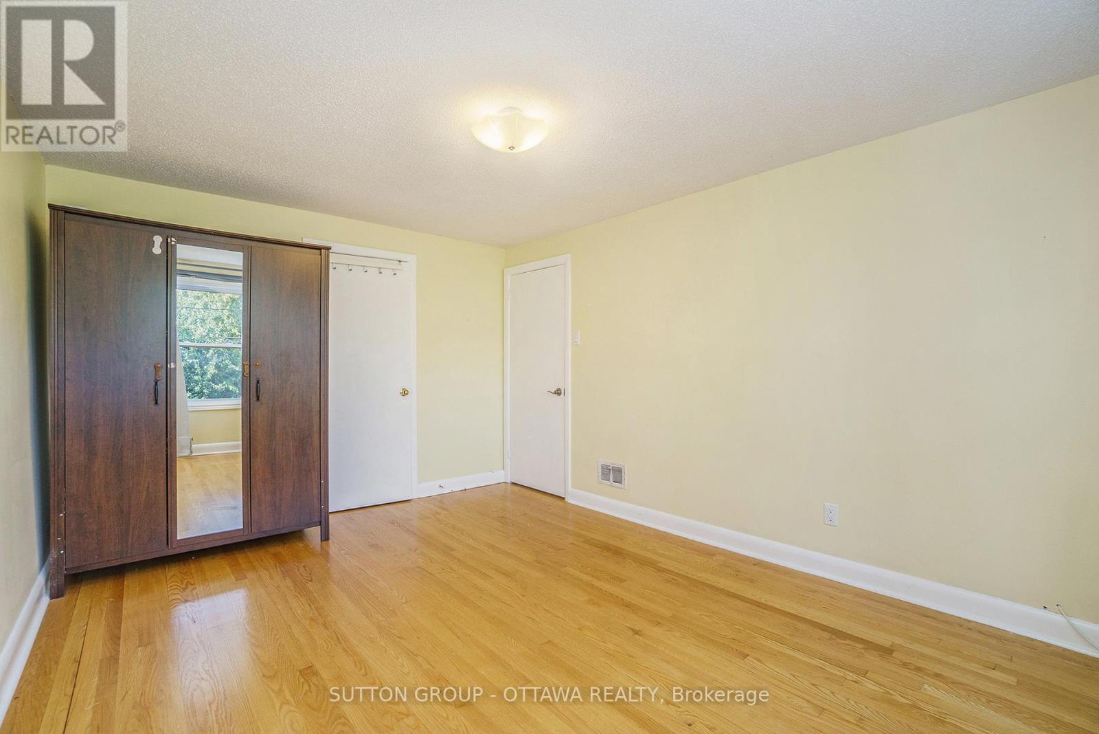 












1071 ALDEA AVENUE

,
Ottawa,




Ontario
K1H8B8

