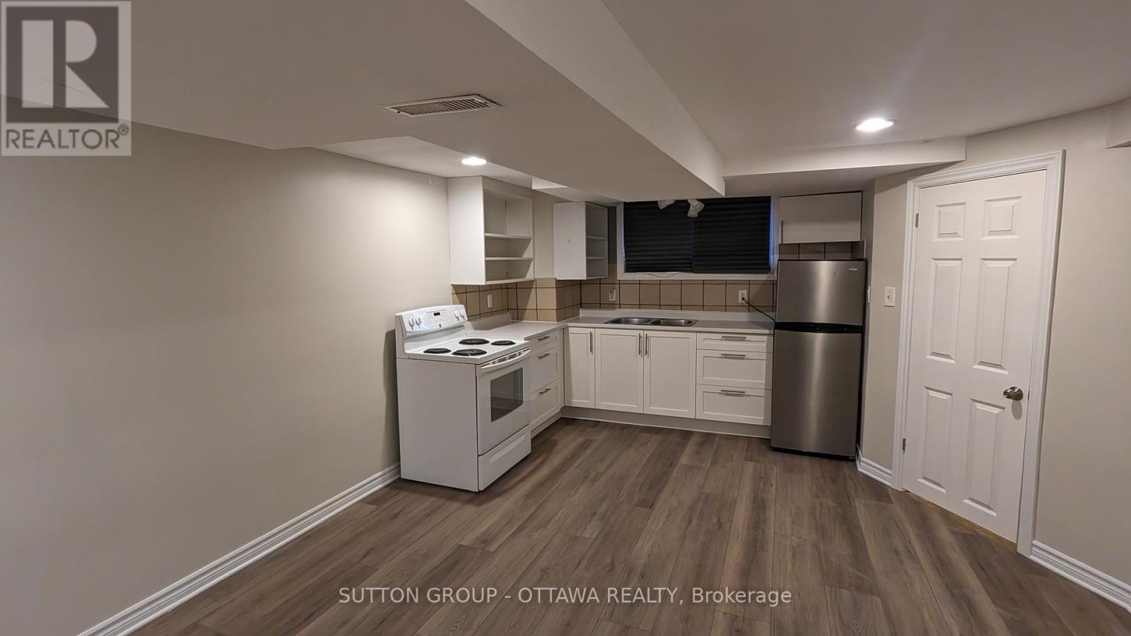 












1071 ALDEA AVENUE

,
Ottawa,




Ontario
K1H8B8

