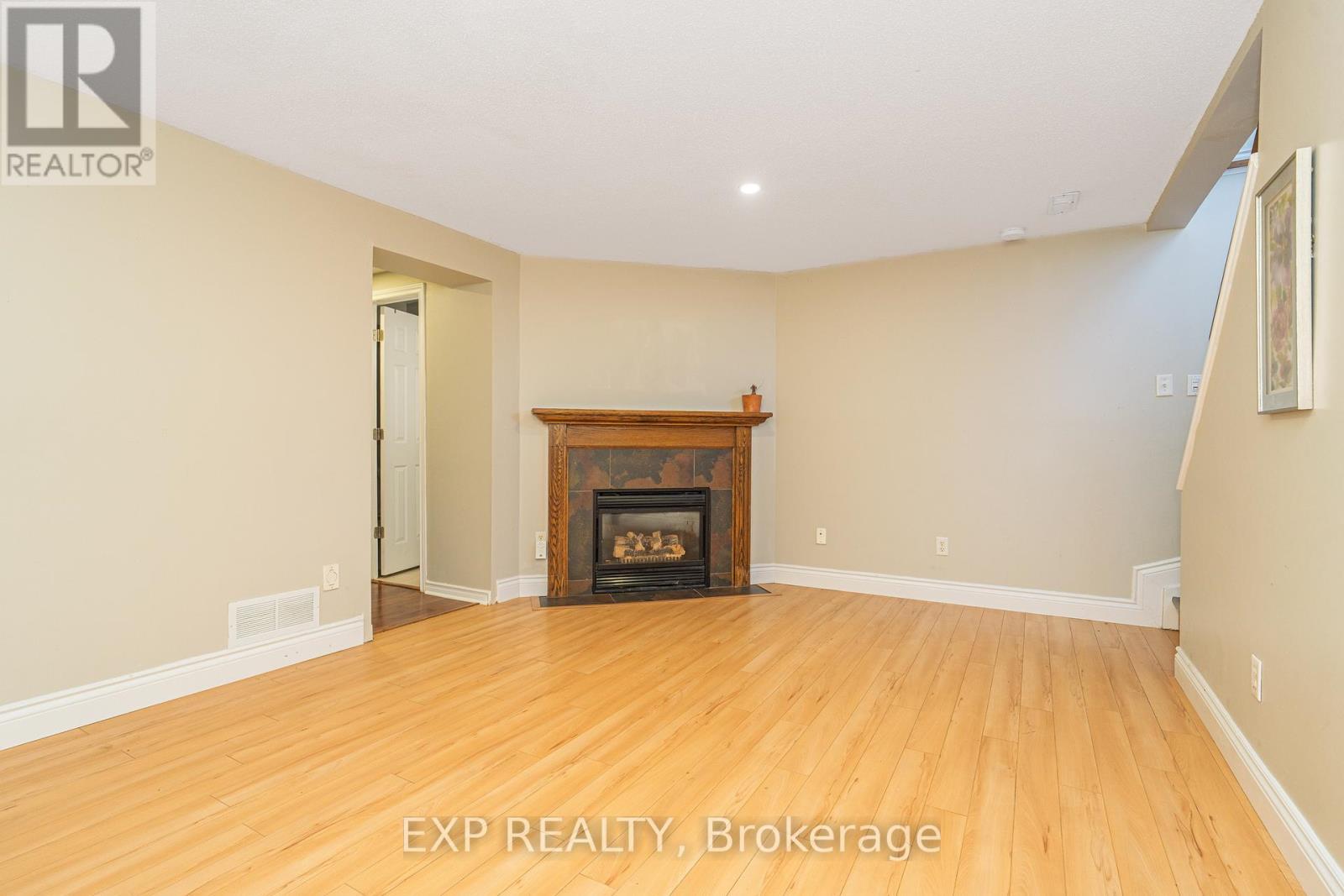 












1089 BALLANTYNE DRIVE

,
Ottawa,




Ontario
K4A4C6

