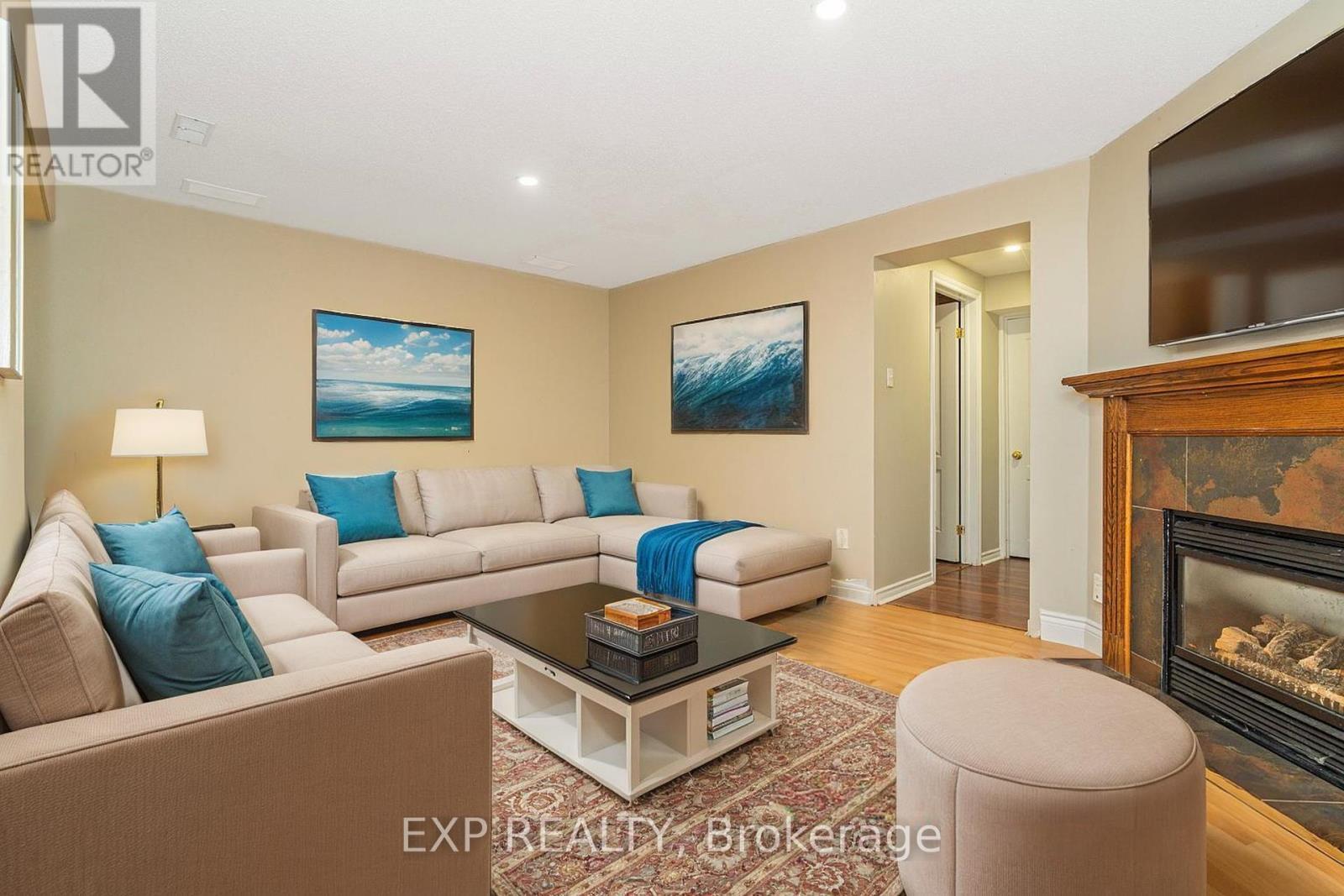 












1089 BALLANTYNE DRIVE

,
Ottawa,




Ontario
K4A4C6


