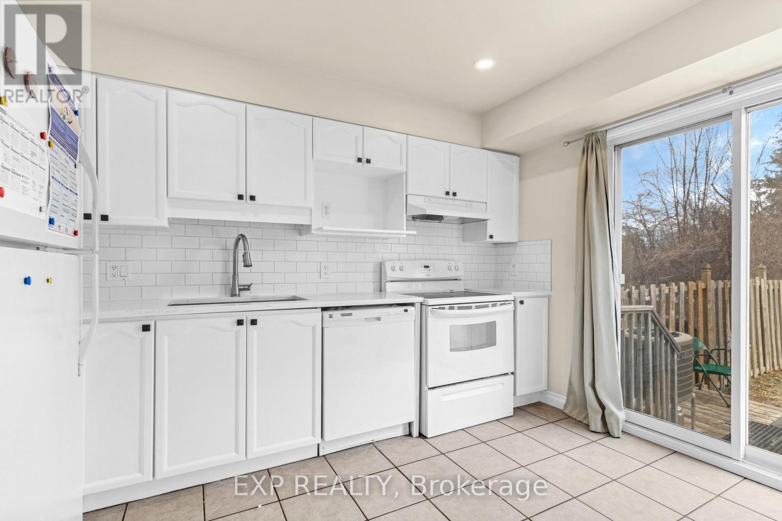 












105 BANCHORY CRESCENT

,
Ottawa,




Ontario
K2K2V2

