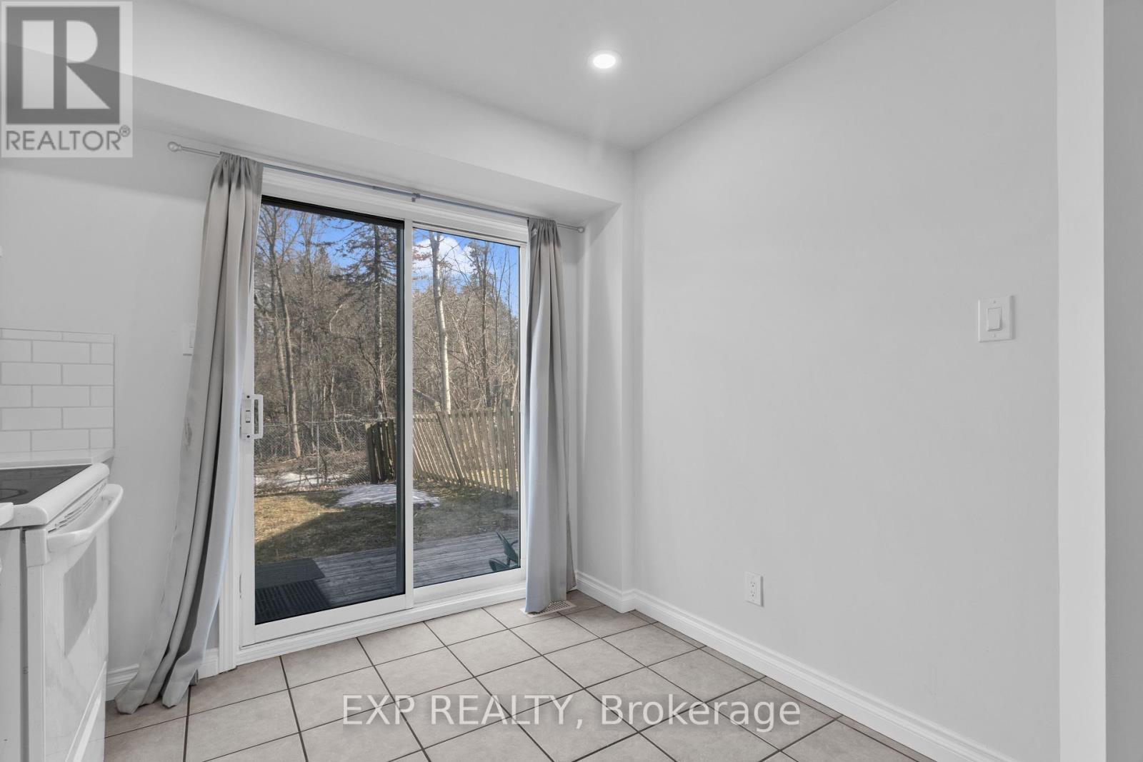 












105 BANCHORY CRESCENT

,
Ottawa,




Ontario
K2K2V2

