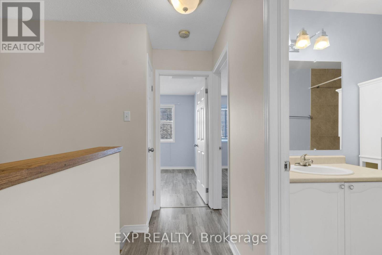 












105 BANCHORY CRESCENT

,
Ottawa,




Ontario
K2K2V2

