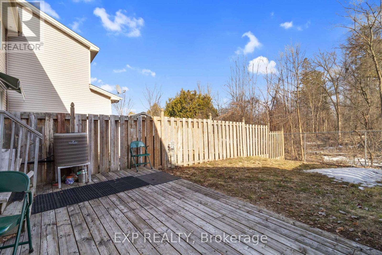 












105 BANCHORY CRESCENT

,
Ottawa,




Ontario
K2K2V2

