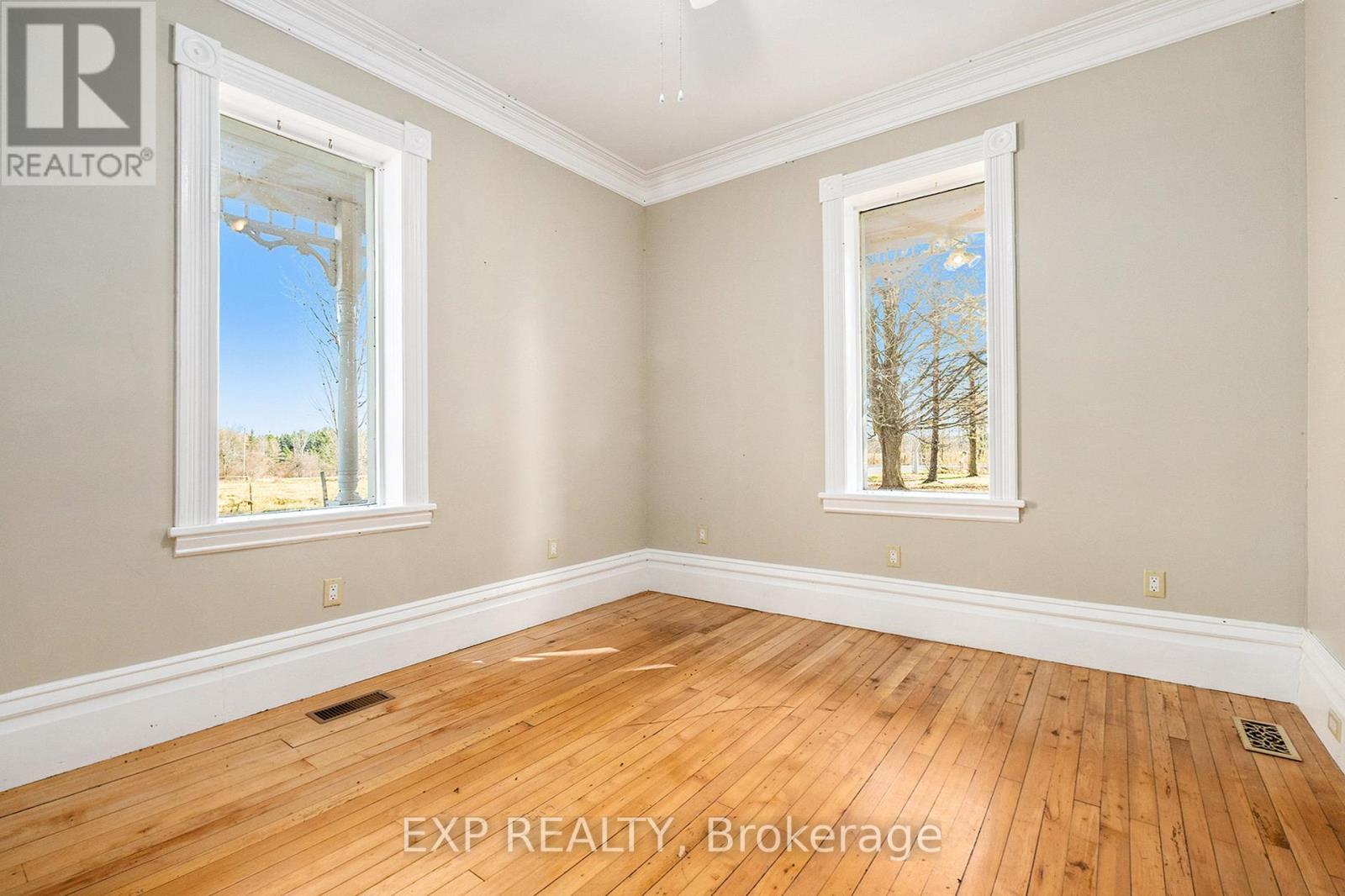 












18873 KENYON CONCESSION 5 ROAD

,
North Glengarry,




Ontario
K0C1A0

