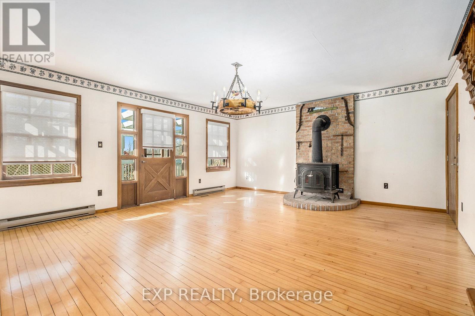 












18873 KENYON CONCESSION 5 ROAD

,
North Glengarry,




Ontario
K0C1A0


