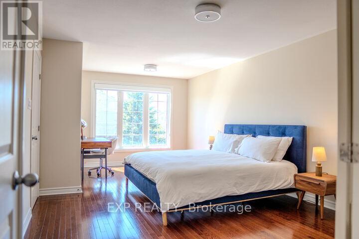 












10 PENRITH STREET

,
Ottawa,




Ontario
K2W1C8

