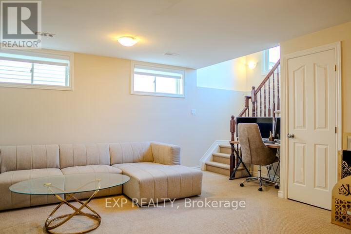 












10 PENRITH STREET

,
Ottawa,




Ontario
K2W1C8


