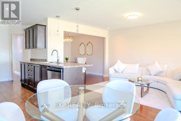 












10 PENRITH STREET

,
Ottawa,




Ontario
K2W1C8

