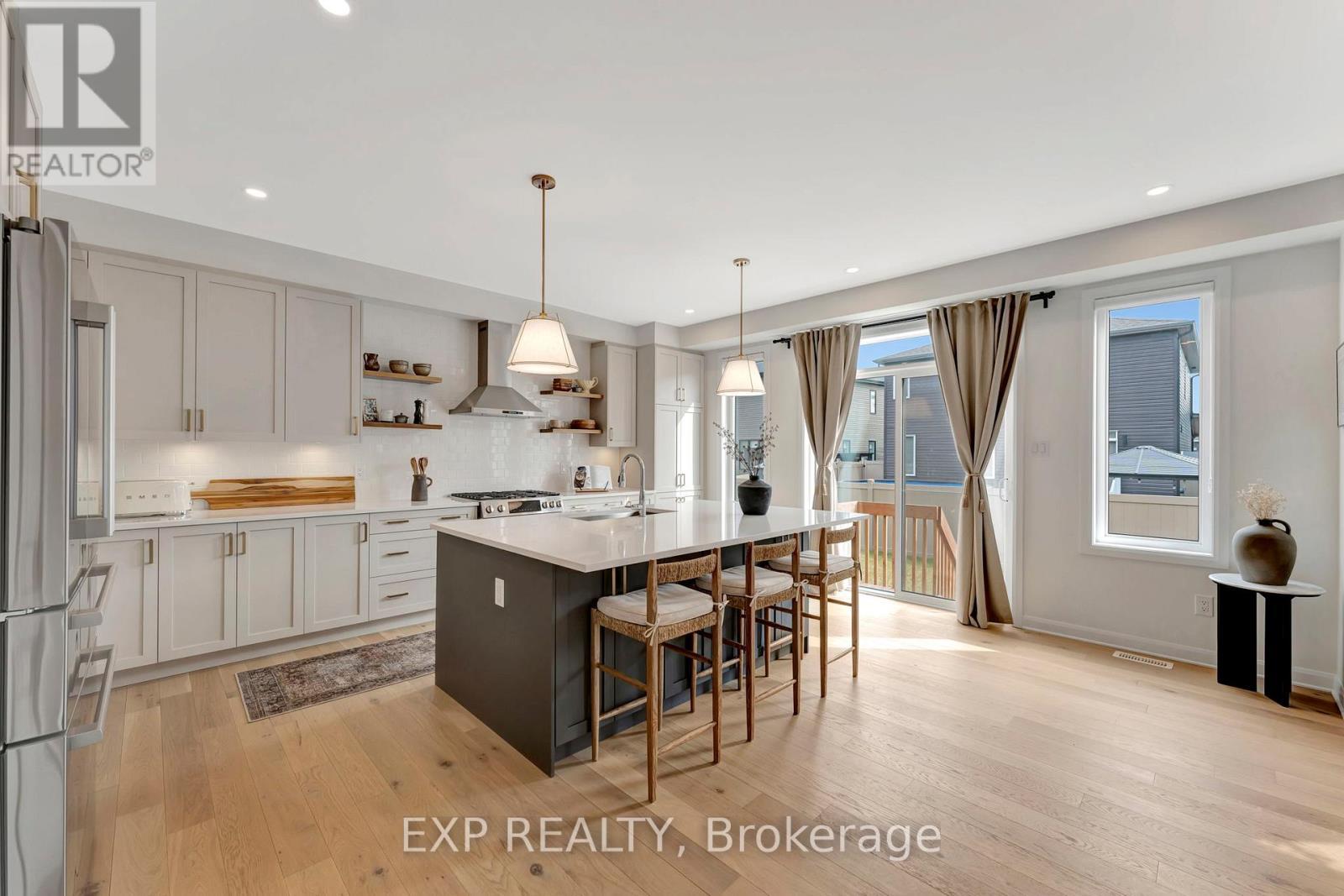 












526 ANCHOR CIRCLE

,
Ottawa,




Ontario
K4M0X5

