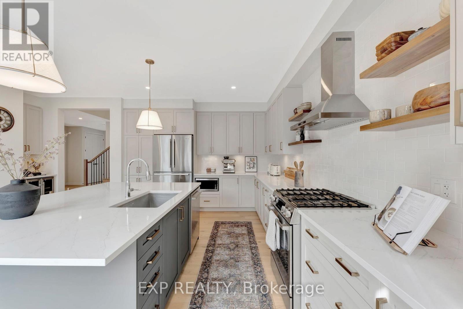 












526 ANCHOR CIRCLE

,
Ottawa,




Ontario
K4M0X5

