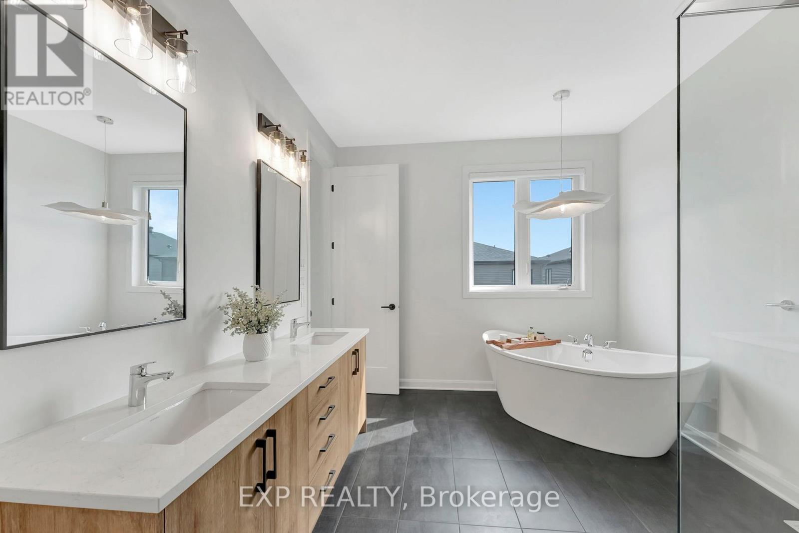 












526 ANCHOR CIRCLE

,
Ottawa,




Ontario
K4M0X5

