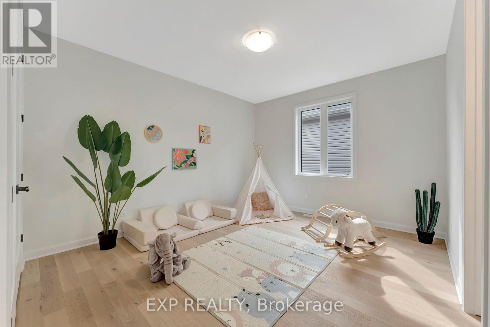 












526 ANCHOR CIRCLE

,
Ottawa,




Ontario
K4M0X5

