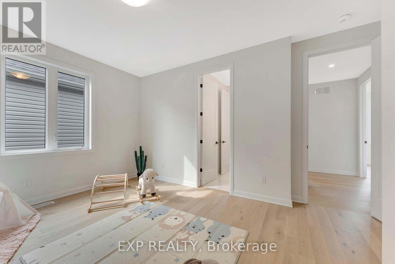 












526 ANCHOR CIRCLE

,
Ottawa,




Ontario
K4M0X5

