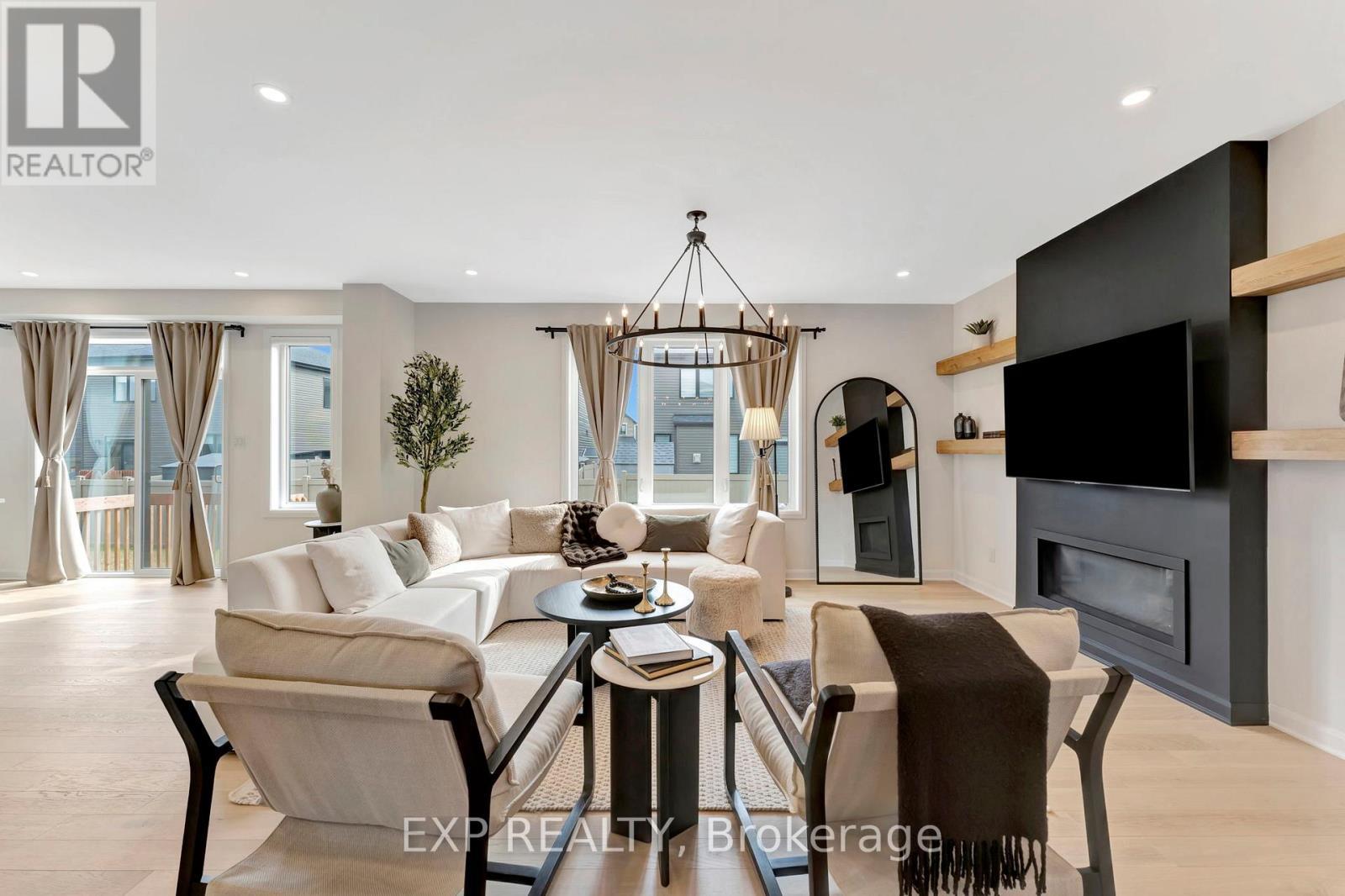 












526 ANCHOR CIRCLE

,
Ottawa,




Ontario
K4M0X5


