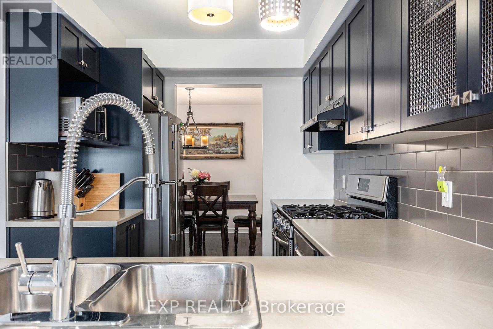 












407 HEATHROW PRIVATE

,
Ottawa,




Ontario
K2S0M9

