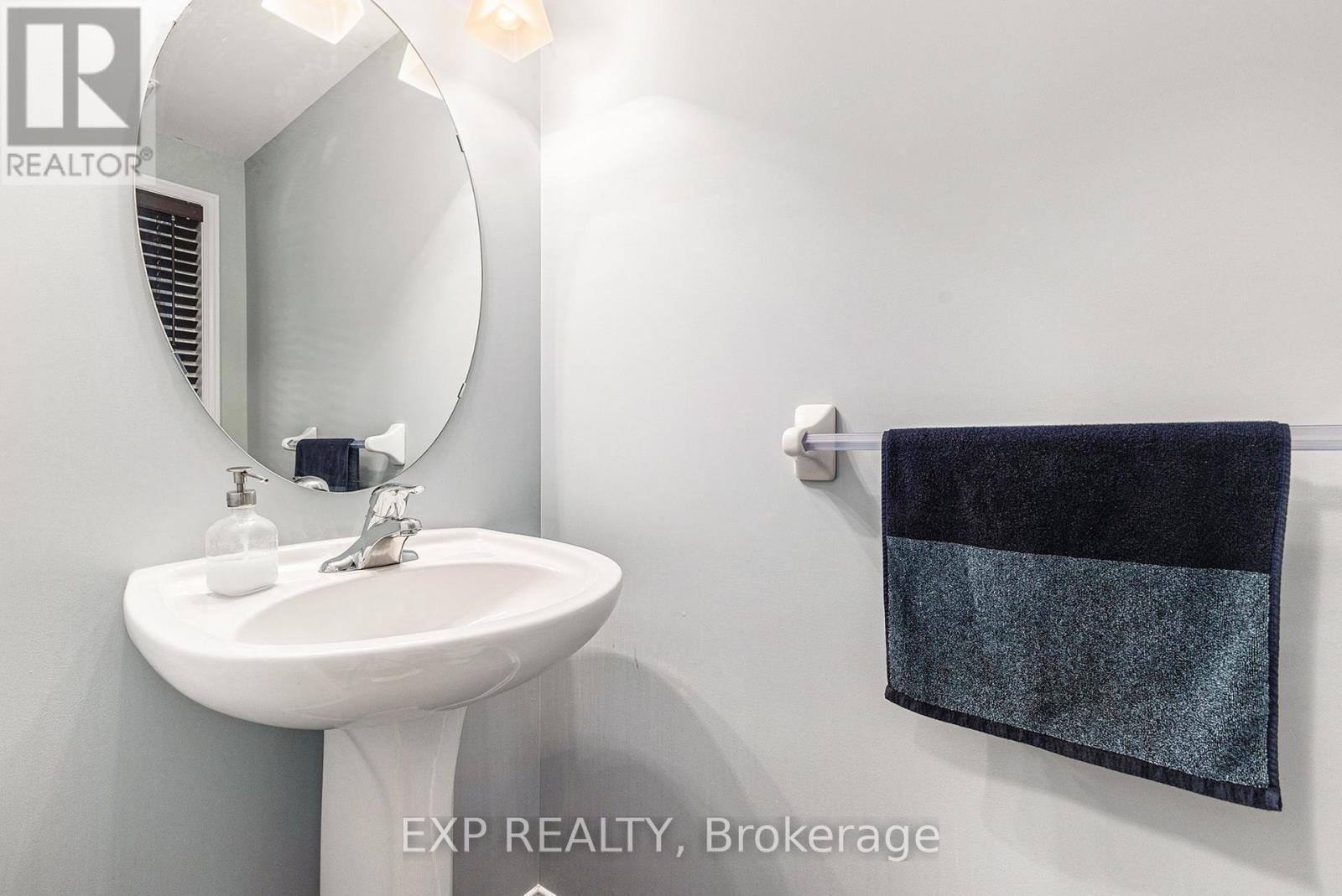 












407 HEATHROW PRIVATE

,
Ottawa,




Ontario
K2S0M9

