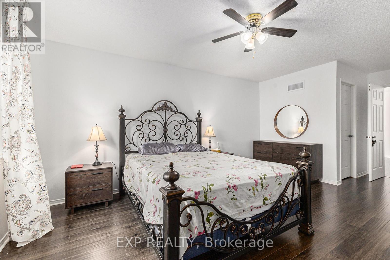 












407 HEATHROW PRIVATE

,
Ottawa,




Ontario
K2S0M9

