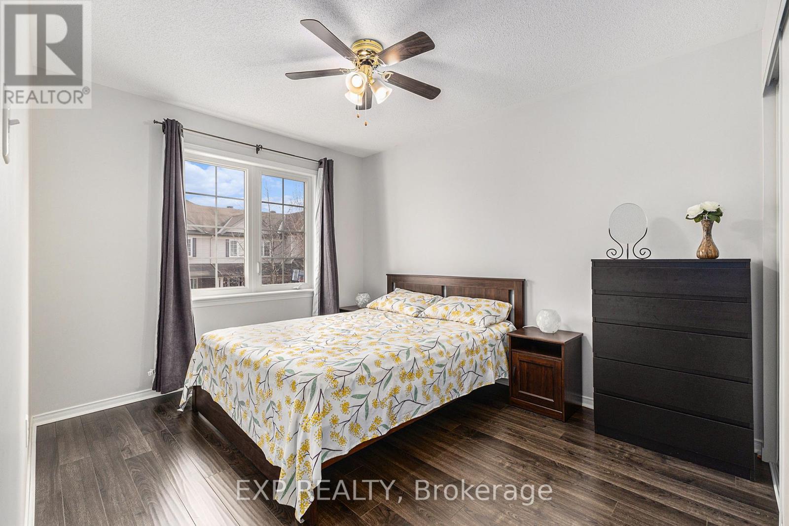 












407 HEATHROW PRIVATE

,
Ottawa,




Ontario
K2S0M9

