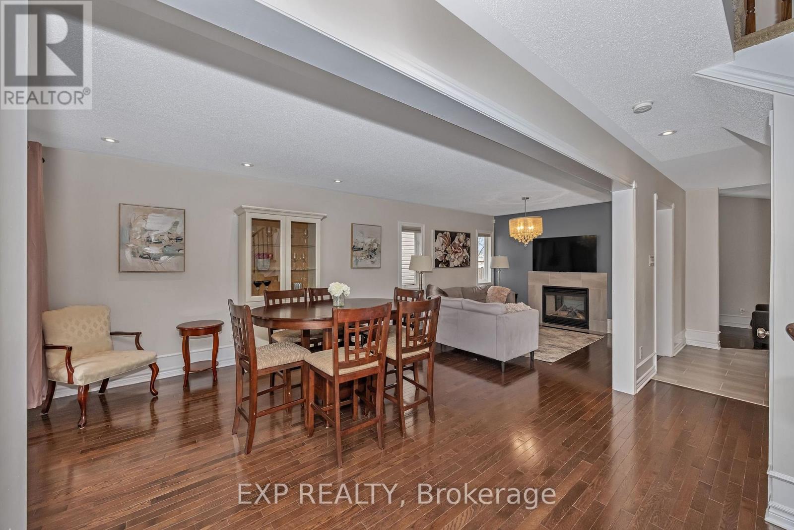












574 DUSTY MILLER CRESCENT

,
Ottawa,




Ontario
K1V2K2

