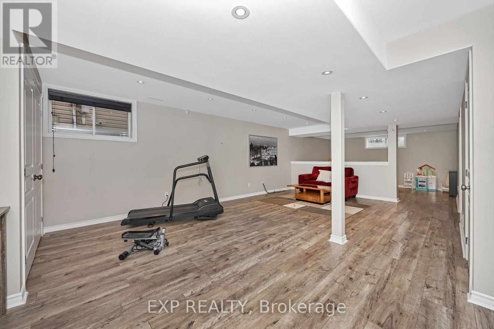 












574 DUSTY MILLER CRESCENT

,
Ottawa,




Ontario
K1V2K2

