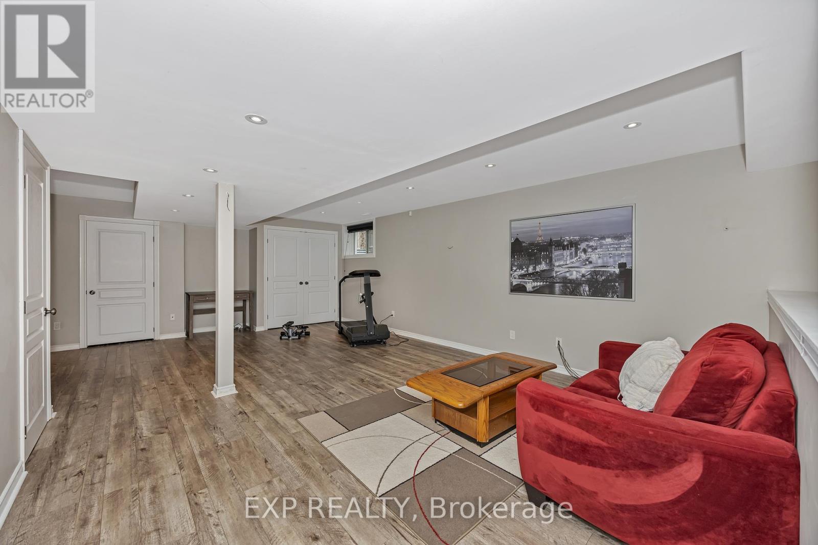 












574 DUSTY MILLER CRESCENT

,
Ottawa,




Ontario
K1V2K2

