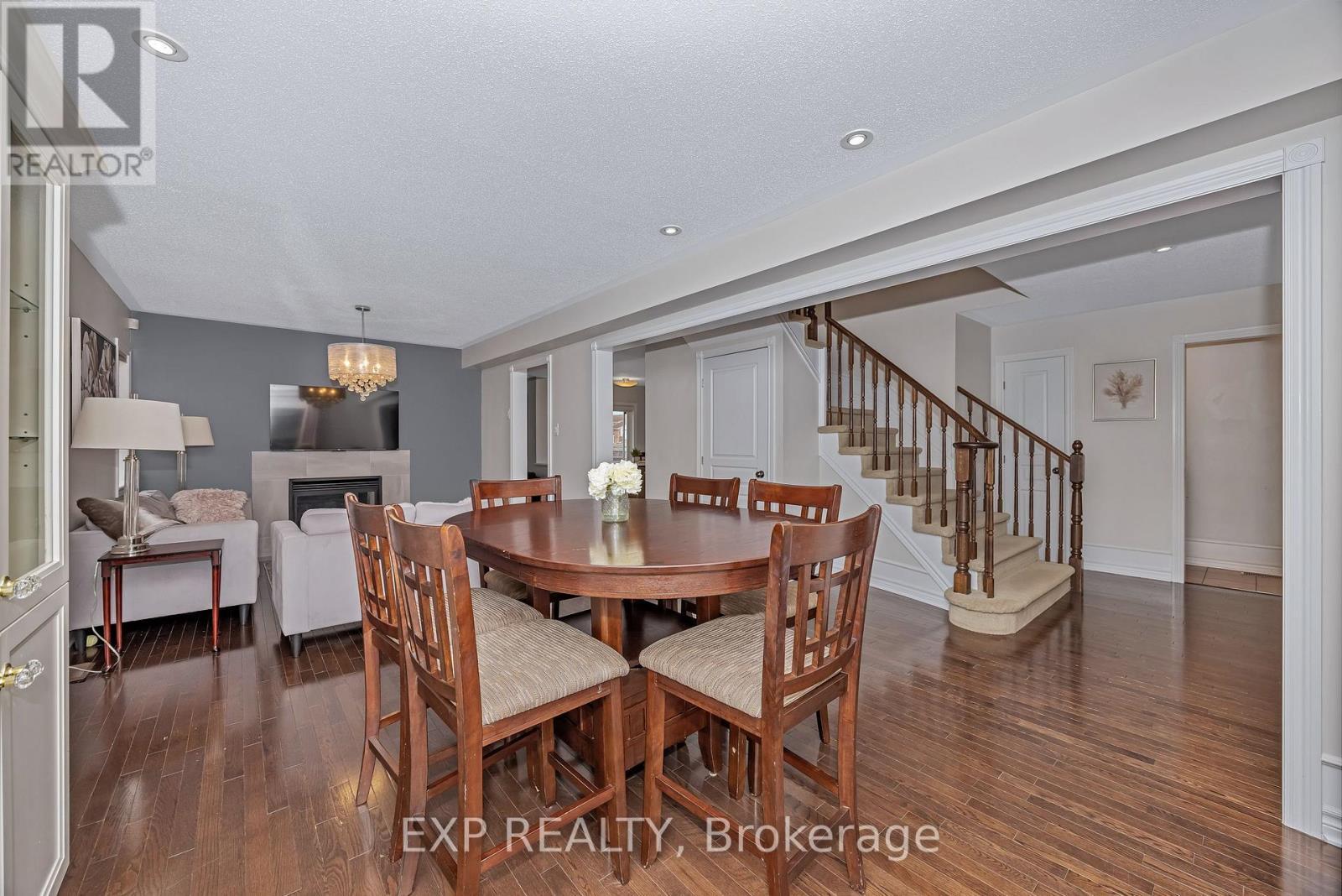 












574 DUSTY MILLER CRESCENT

,
Ottawa,




Ontario
K1V2K2


