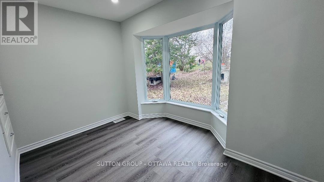 












3854 PRINCE OF WALES DRIVE

,
Ottawa,




Ontario
K2C3H2

