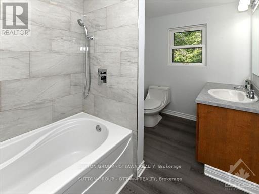 












3854 PRINCE OF WALES DRIVE

,
Ottawa,




Ontario
K2C3H2


