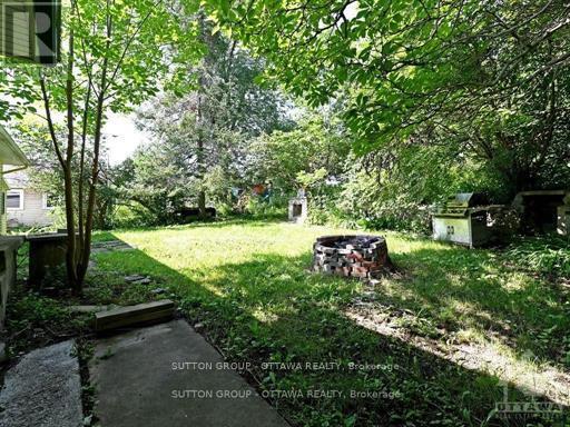 












3854 PRINCE OF WALES DRIVE

,
Ottawa,




Ontario
K2C3H2

