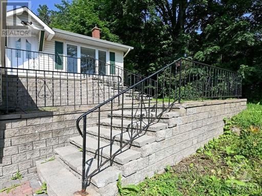 












3854 PRINCE OF WALES DRIVE

,
Ottawa,




Ontario
K2C3H2

