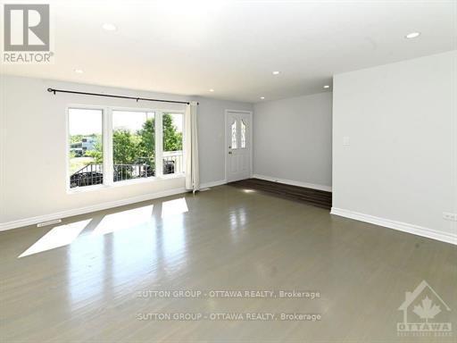 












3854 PRINCE OF WALES DRIVE

,
Ottawa,




Ontario
K2C3H2

