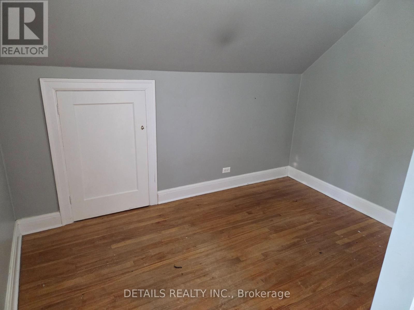 












10 GARRISON STREET

,
Ottawa,




Ontario
K1Y2T8

