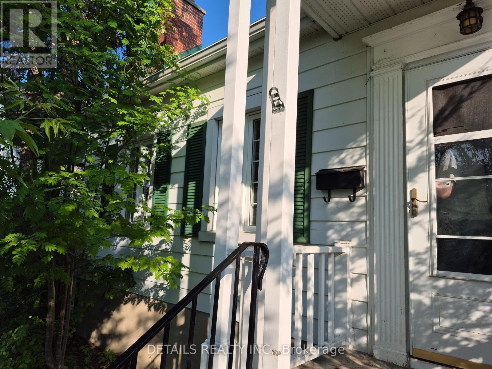 












10 GARRISON STREET

,
Ottawa,




Ontario
K1Y2T8

