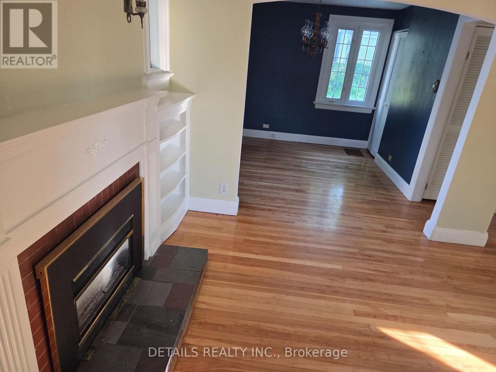 












10 GARRISON STREET

,
Ottawa,




Ontario
K1Y2T8

