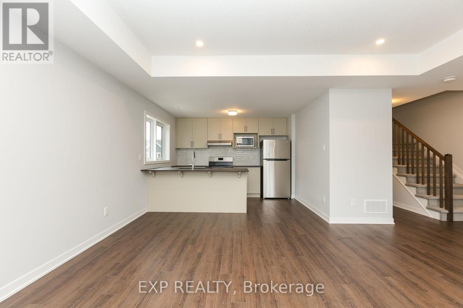 












902 PARNIAN PRIVATE

,
Ottawa,




Ontario
K2J7K6

