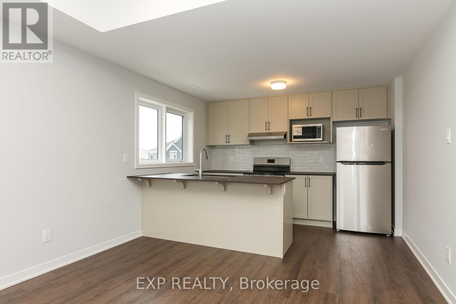 












902 PARNIAN PRIVATE

,
Ottawa,




Ontario
K2J7K6

