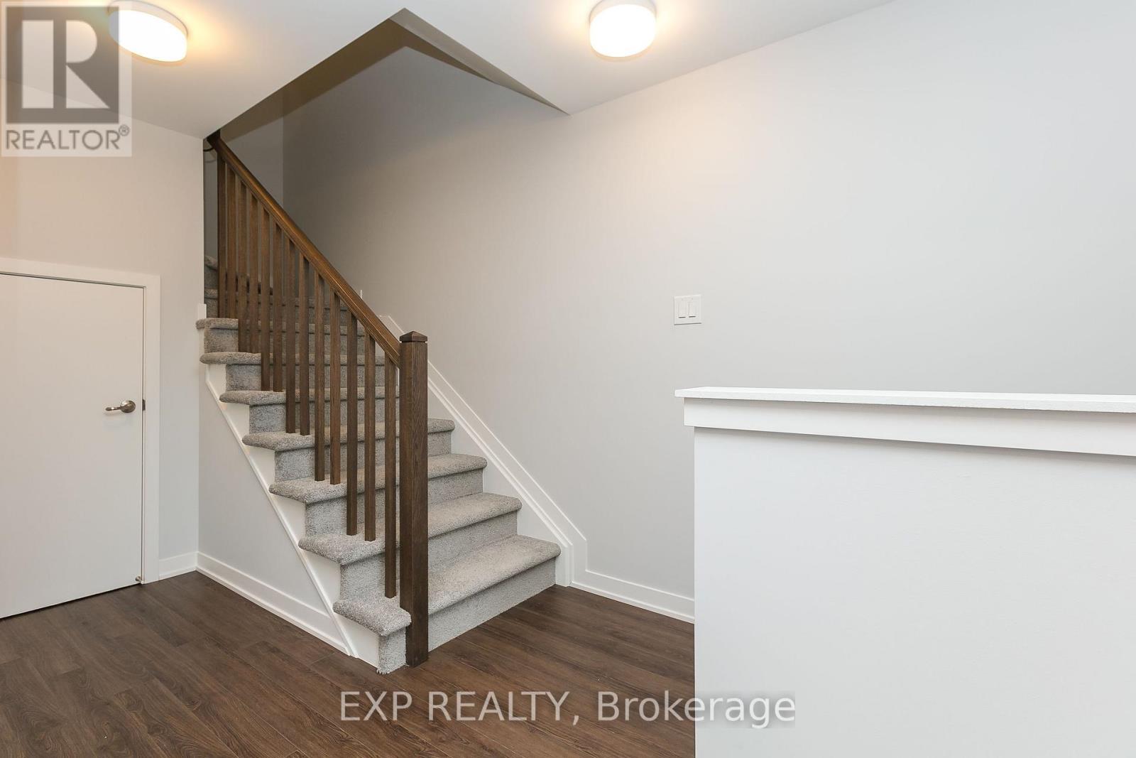 












902 PARNIAN PRIVATE

,
Ottawa,




Ontario
K2J7K6

