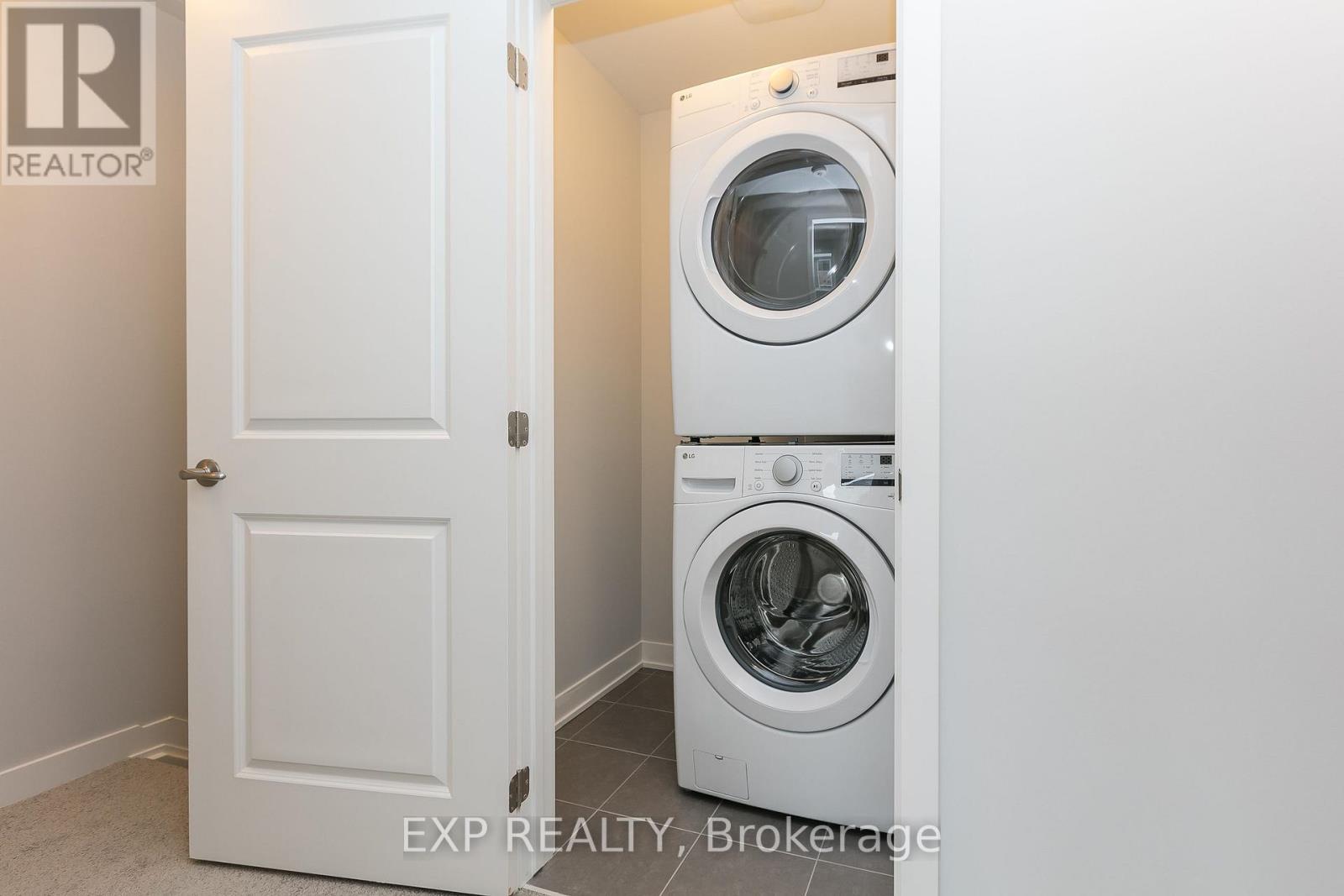 












902 PARNIAN PRIVATE

,
Ottawa,




Ontario
K2J7K6

