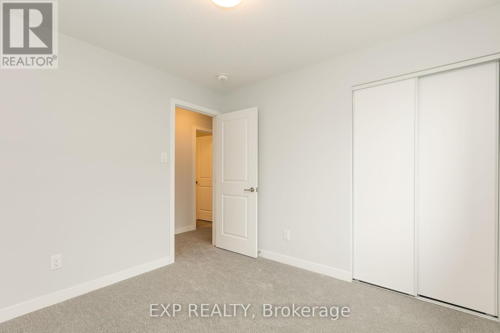 












902 PARNIAN PRIVATE

,
Ottawa,




Ontario
K2J7K6

