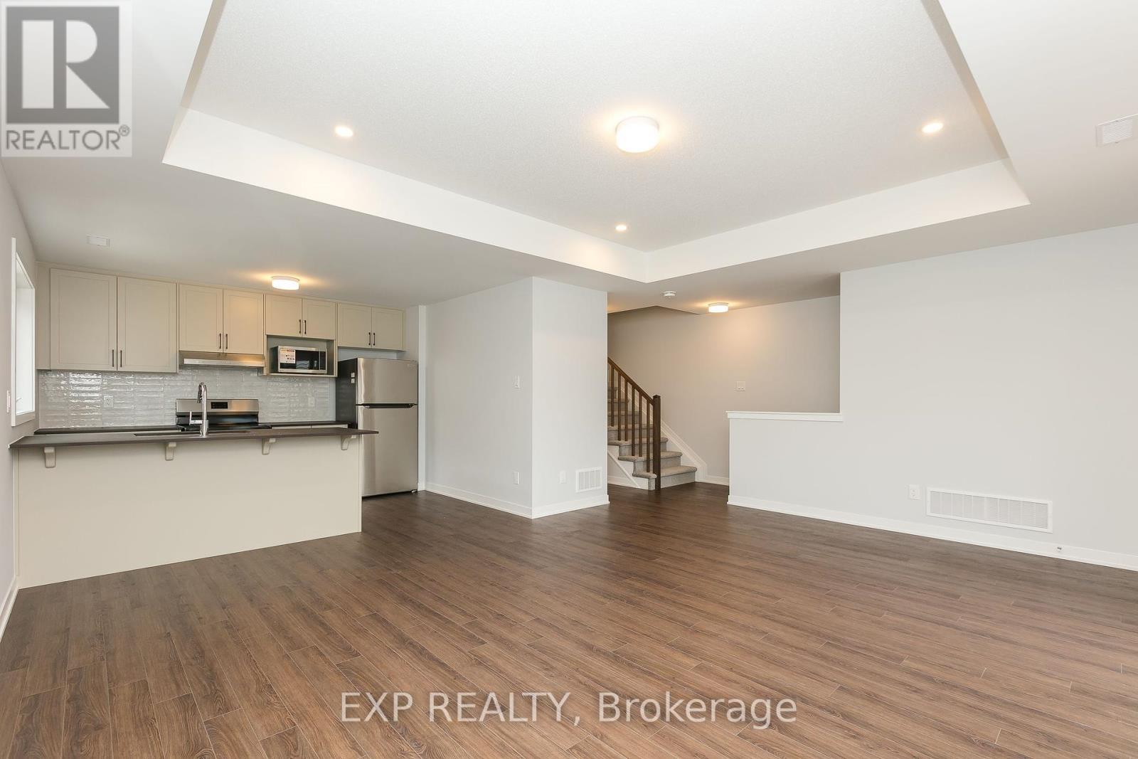 












902 PARNIAN PRIVATE

,
Ottawa,




Ontario
K2J7K6

