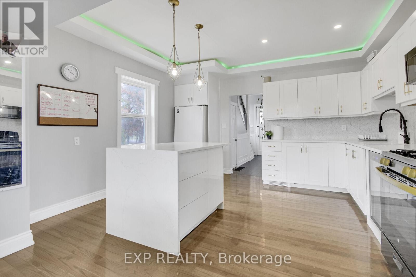












1558 STAGECOACH ROAD

,
Ottawa,




Ontario
K4P1G6

