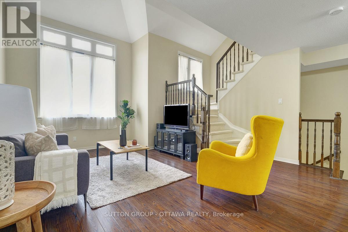 












560 REARDON

,
Ottawa,




Ontario
K1V2L1

