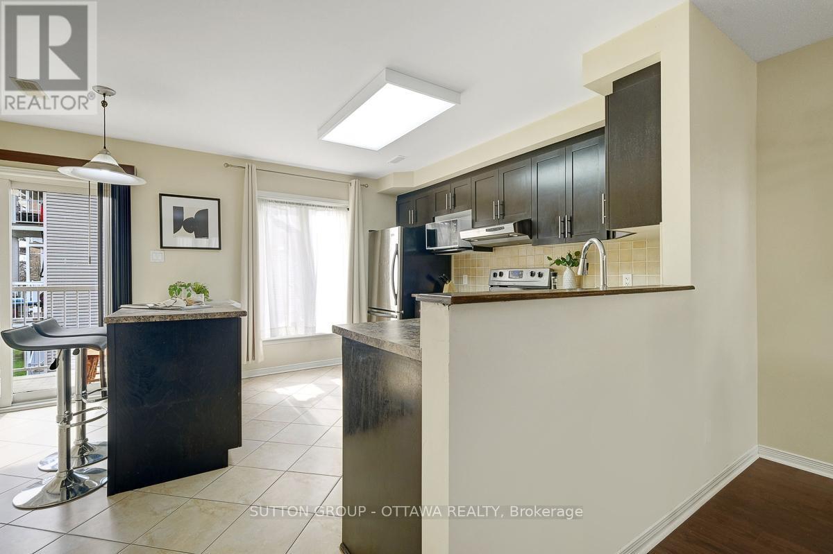 












560 REARDON

,
Ottawa,




Ontario
K1V2L1

